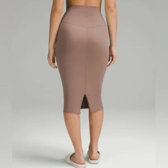 Lululemon Nulu Slim-Fit HR Skirt in Taupetastic Tan Size 4 NWT - Picture 2 of 6